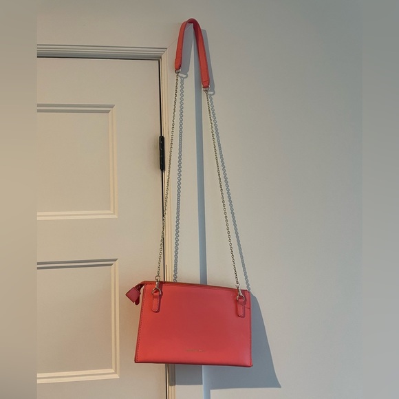 New pink handbag - Picture 3 of 7